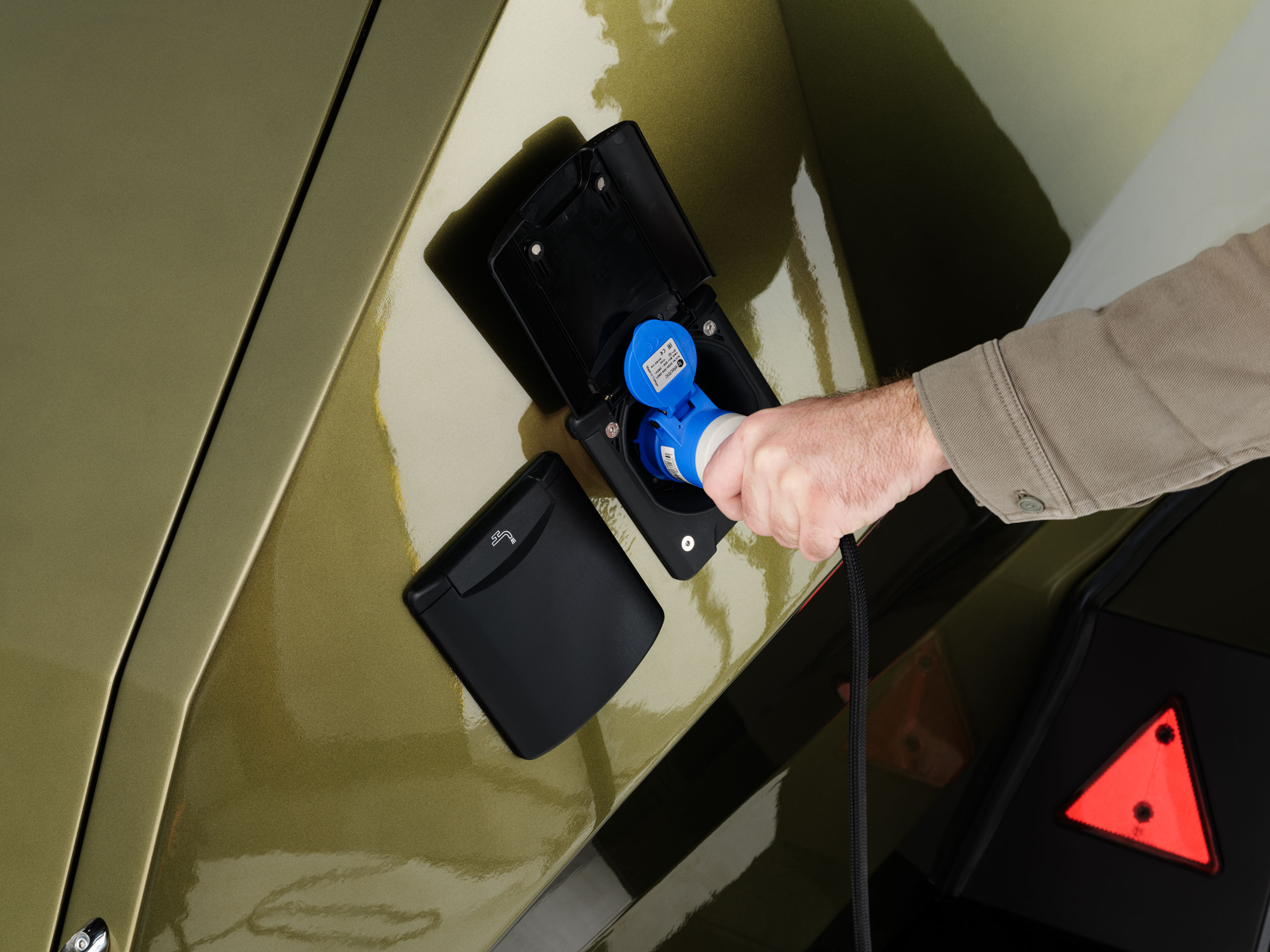 Karavan_1203250605-copy