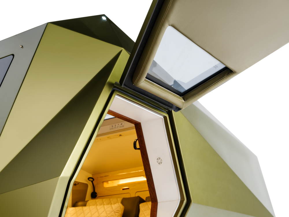 Karavan_1203250669-copy